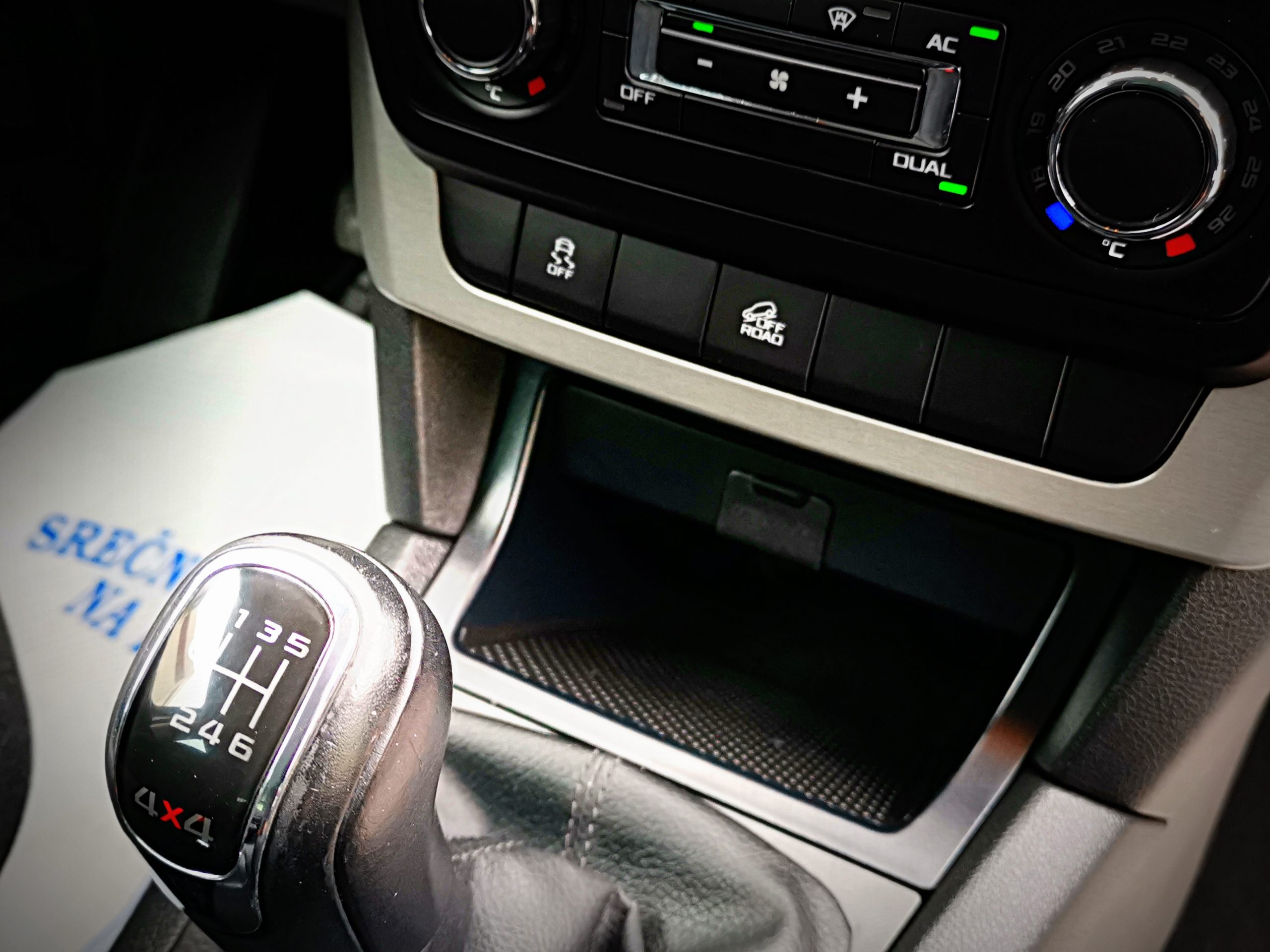 Škoda Yeti .4×4 – 2.0 TDI Exclusive Plus – SLO – I.LASTNIK –