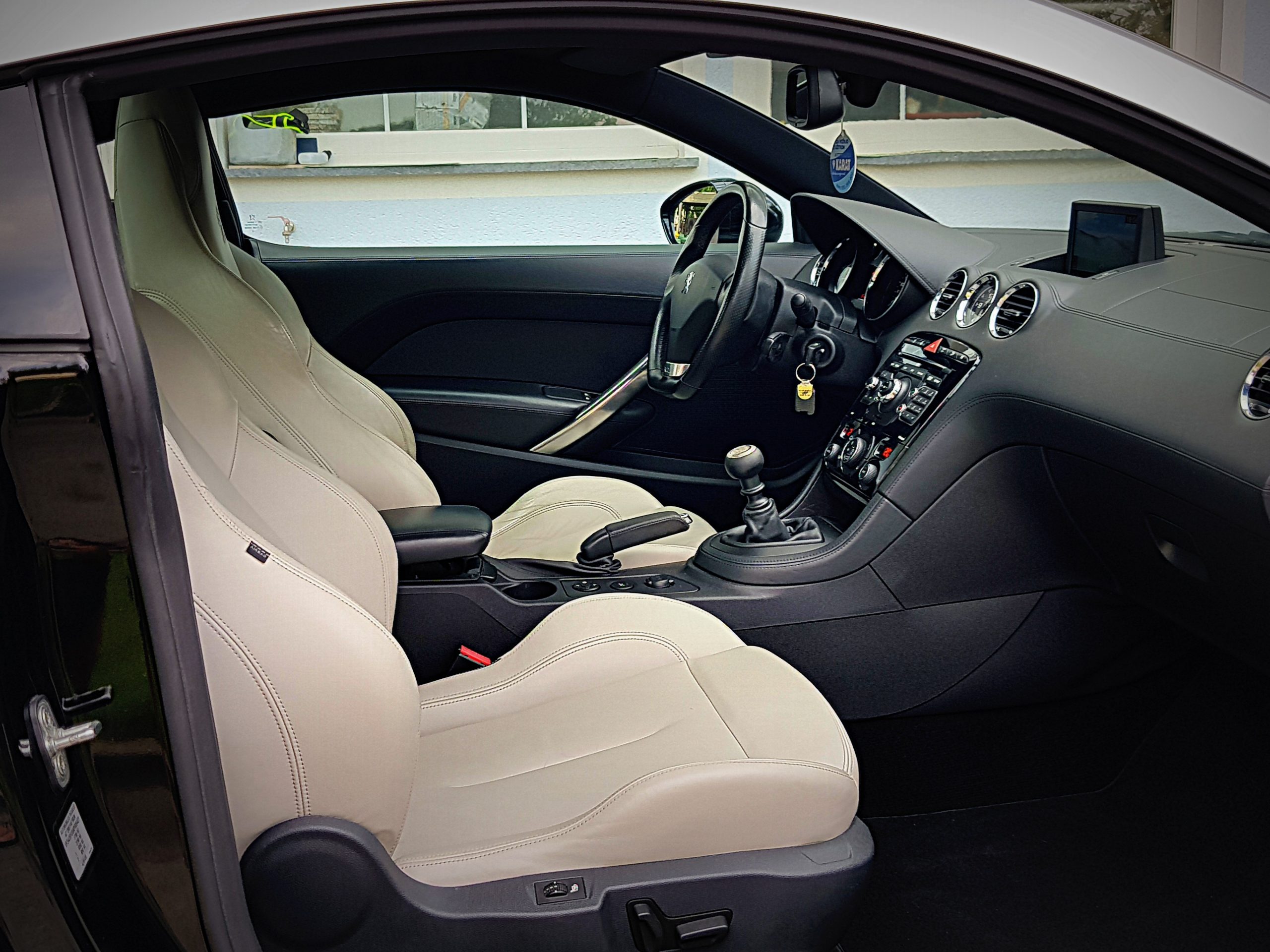 Peugeot RCZ .1.6 THP – 200kS – NAVI – SLO –